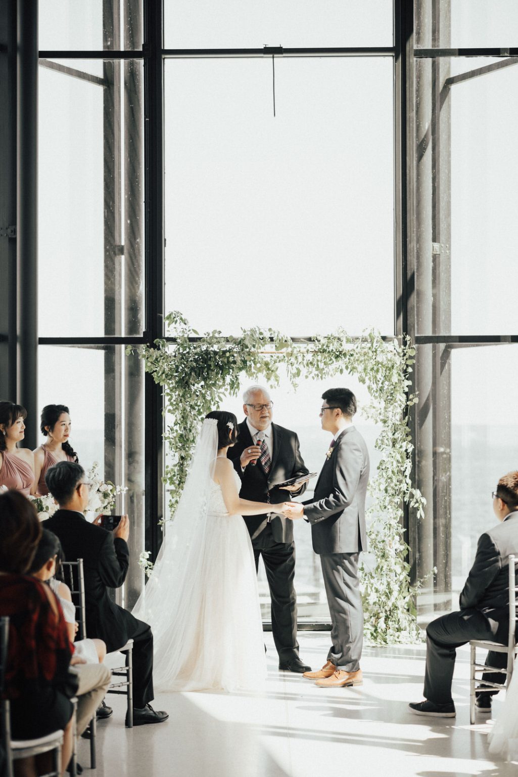 Minimalistic Wedding At Spencers At The Waterfront Mindy And Damian Toronto Wedding Planner 