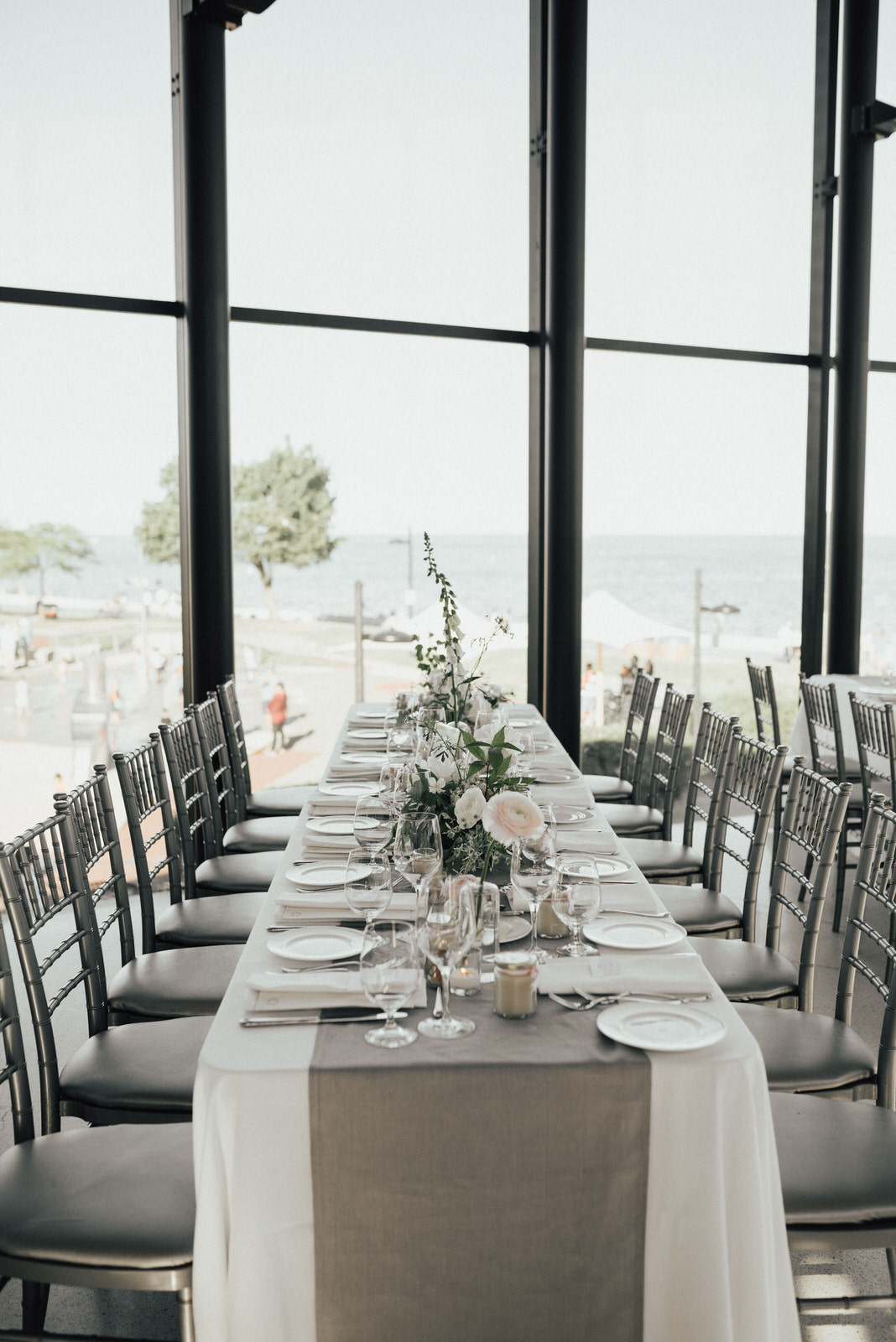 Minimalistic Wedding At Spencers At The Waterfront Mindy And Damian Toronto Wedding Planner 